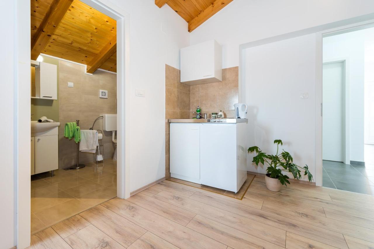Guesthouse Miranda NP Krka Lozovac Eksteriør billede